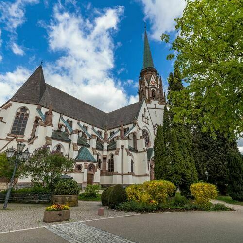 Die Kirche Maria Himmelfahrt in Sch�nau im Schwarzwald, das Ziel der Wanderung