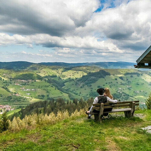 Aussichtspunkt Rollspitz mit Blick auf die Schwarzwaldt�ler 