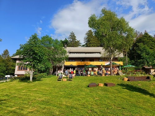 Au�enansicht des Etappenziels, die Gisboden Alm. Foto zur Verf�gung gestellt von der Gisiboden Alm. Copyright: Gisiboden Alm