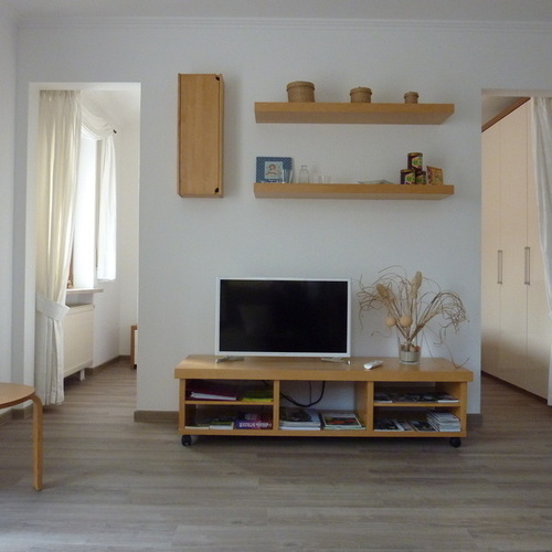 Wohnzimmer mit TV Board - 