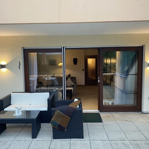 Blick vom Balkon ins Wohnzimmer  - 