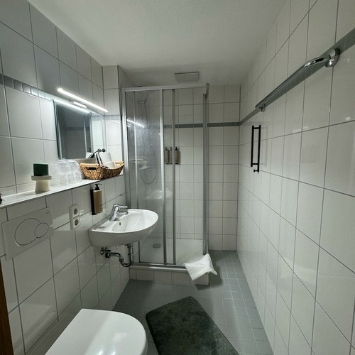Dusche/WC eines Zimmers - 
