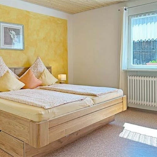 Schlafzimmer Nr1 in der Ferienwohnung Nr. 2 - Das 1.Schalfzimmer mit Doppelbett in der in der Ferienwohnung Nr. 2
