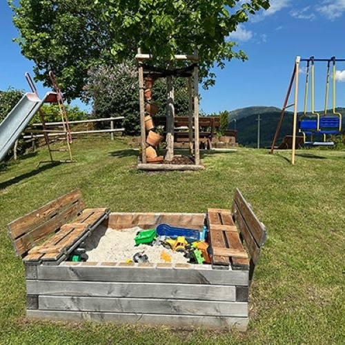 Der Spielplatz f&uuml;r die Kinder - 